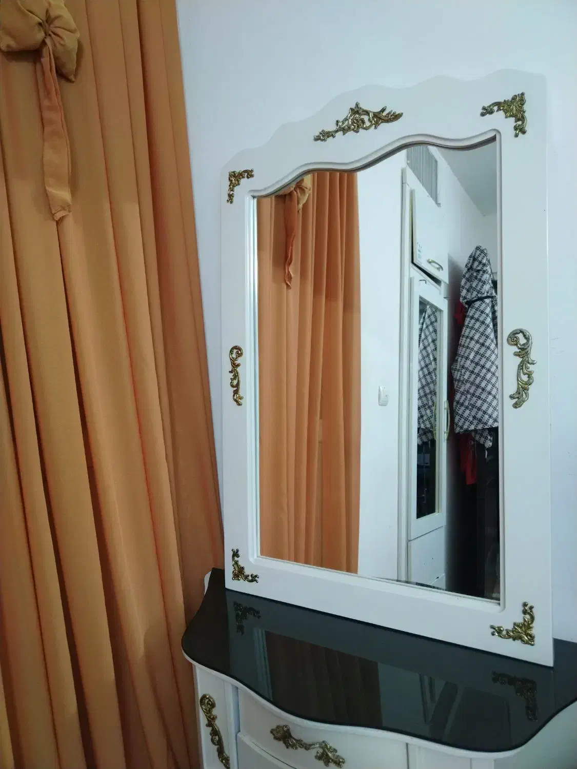 کنسول و ایینه|بوفه، ویترین، کنسول|گلبهار, شهر جدید گلبهار|دیوار