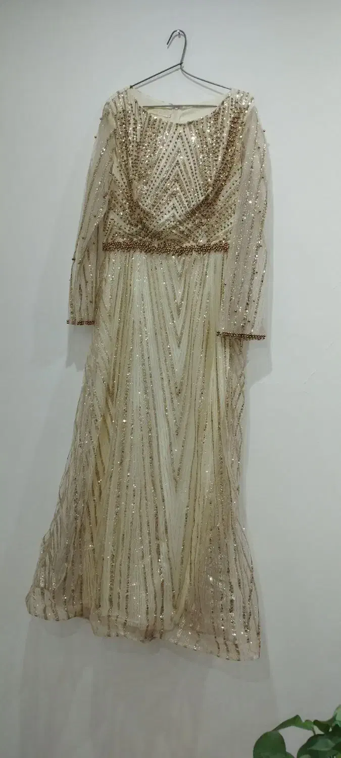 لباس مجلسی XL|لباس|پرند, فاز ۴|دیوار