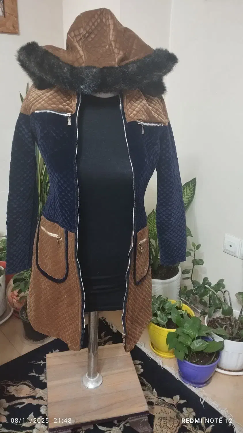 پالتو|لباس|صدرا-فارس, فاز ۱|دیوار