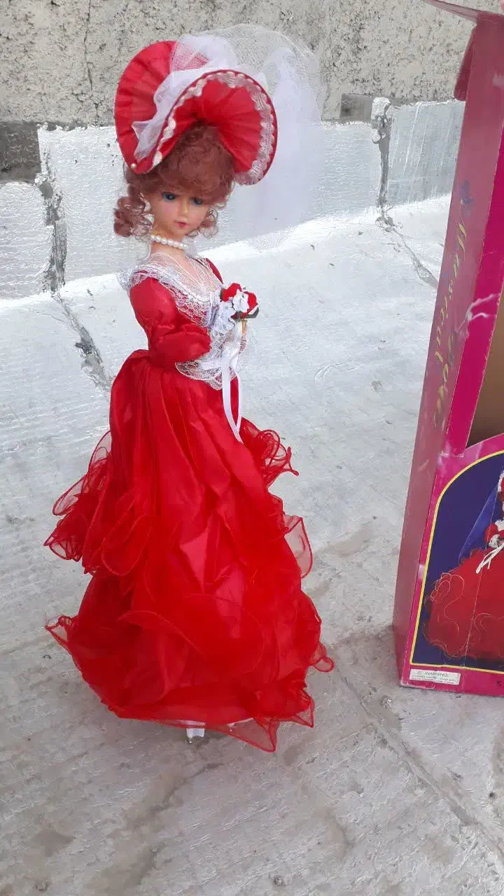 عروسک نو با کارتن باطری خوری|اسباب‌‌بازی|ورامین, ورامین|دیوار