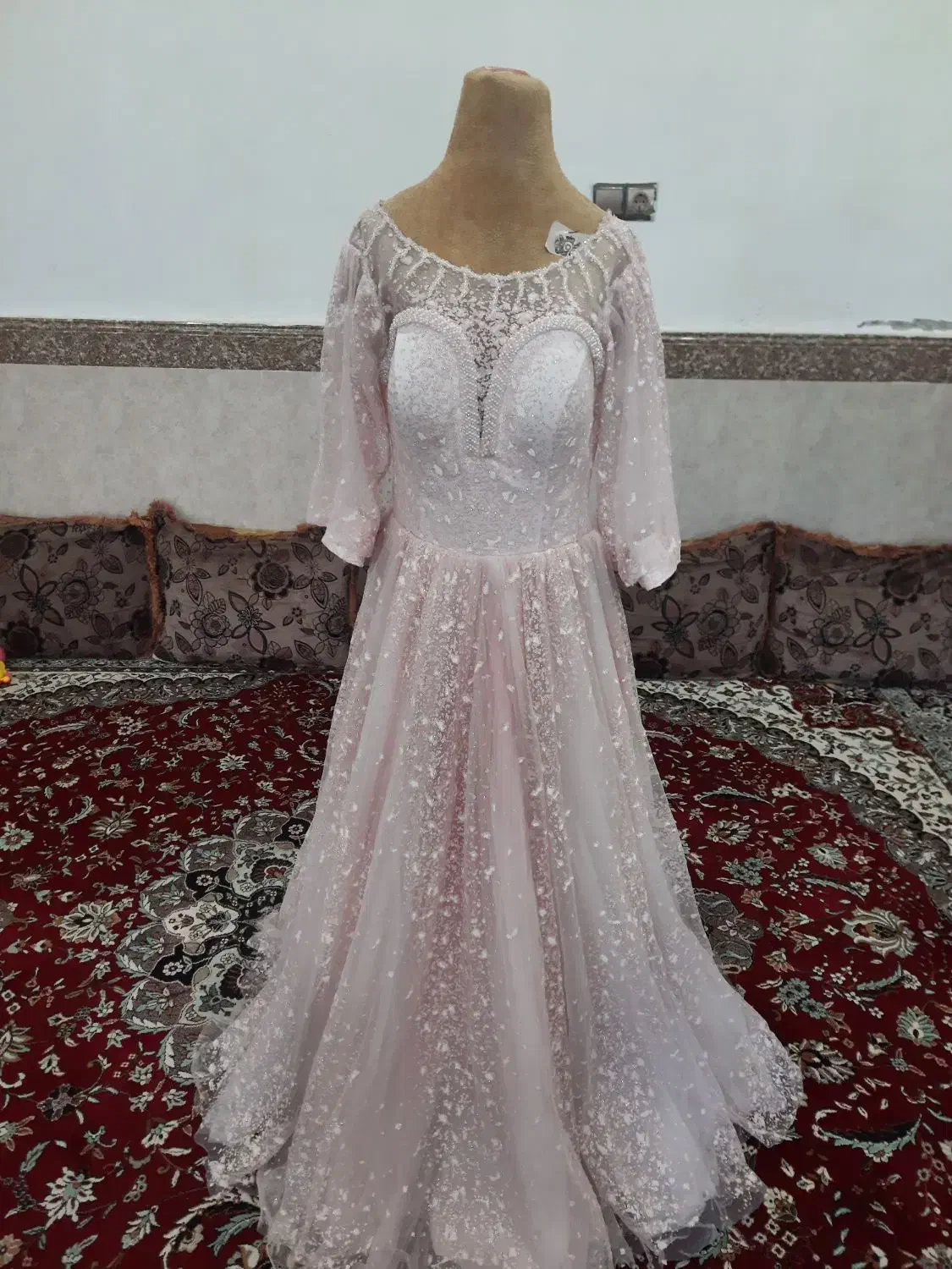 لباس عروس|لباس|قشم, |دیوار