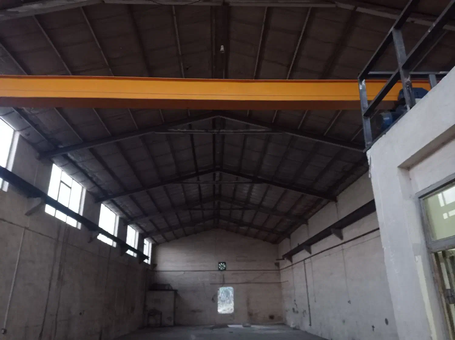 اجاره سالن صنعتی دارای جرثقیل هوایی وتریلیرو|اجارهٔ دفتر صنعتی، کشاورزی، تجاری|تبریز, |دیوار