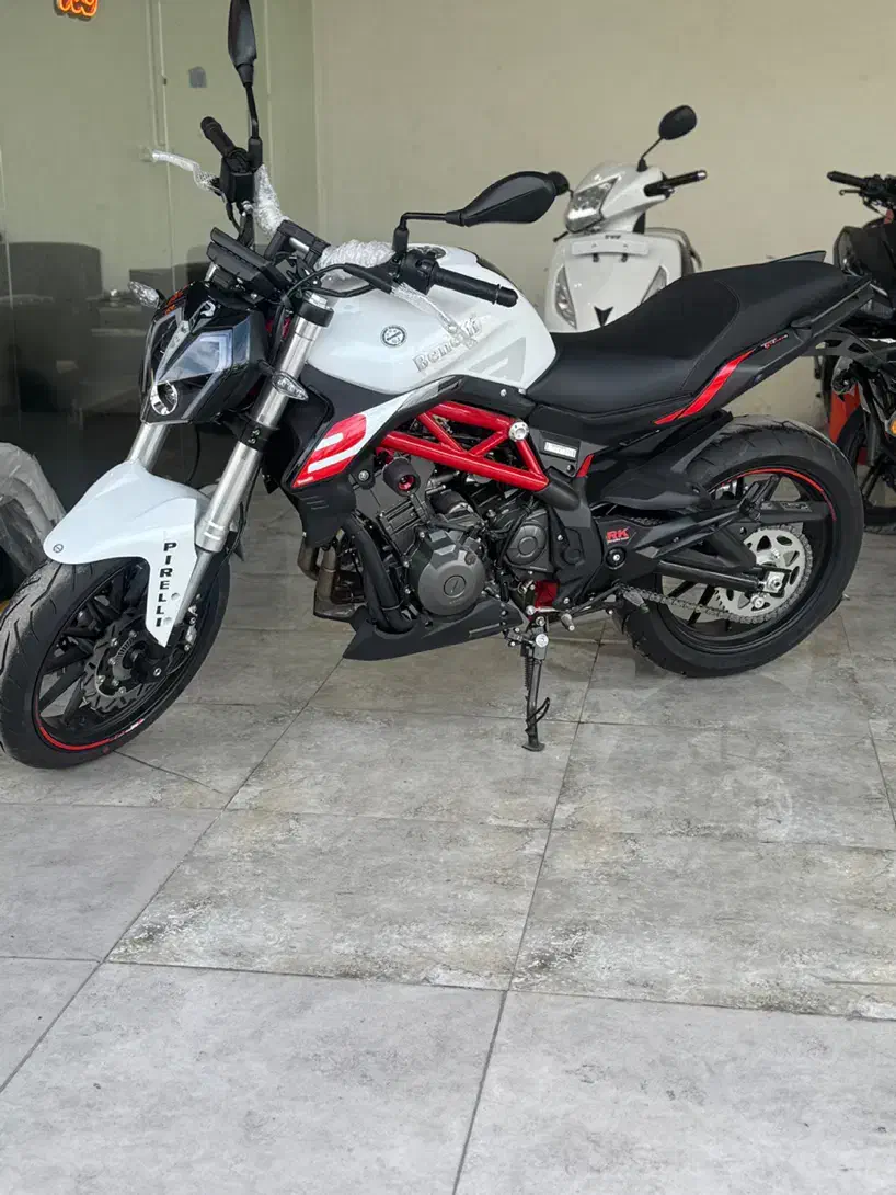 بنلی ۳۰۰ خشک ۱۴۰۴ (بازدید کرج)|موتورسیکلت|تهران, آبشار تهران (دریاچه)|دیوار