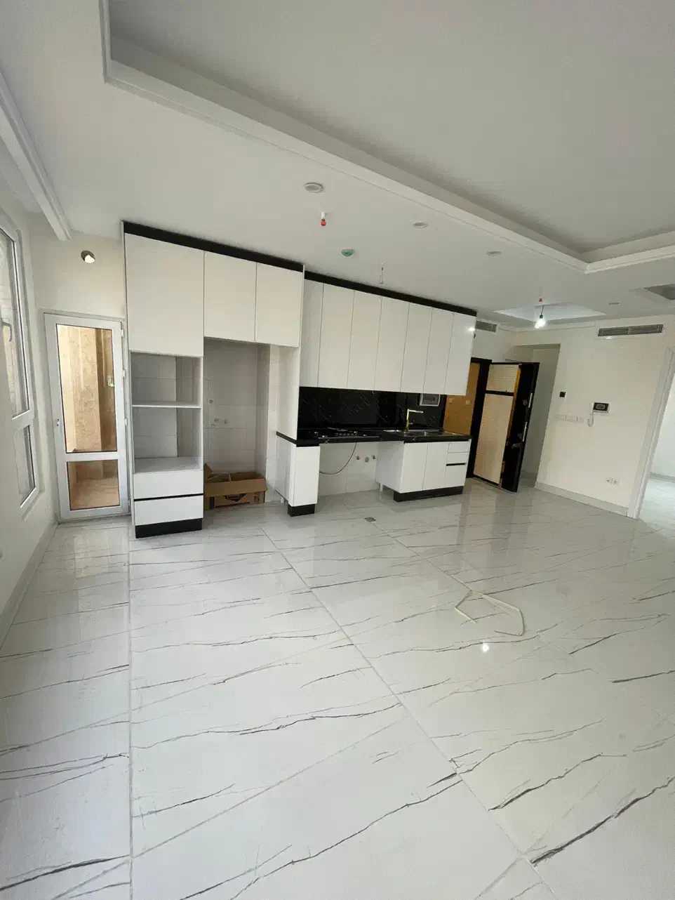 رهن و اجاره(۹۵ متر) ۲ خواب تاپ لوکیشن * ۲ ساله*