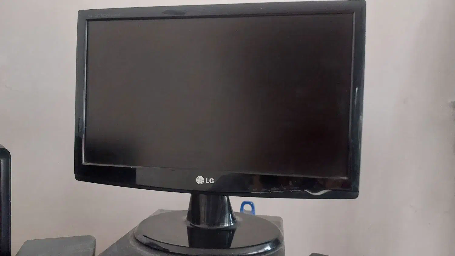 مانیتور ۱۹‌ اینچ LG|قطعات و لوازم جانبی رایانه|مشهد, ابوذر|دیوار