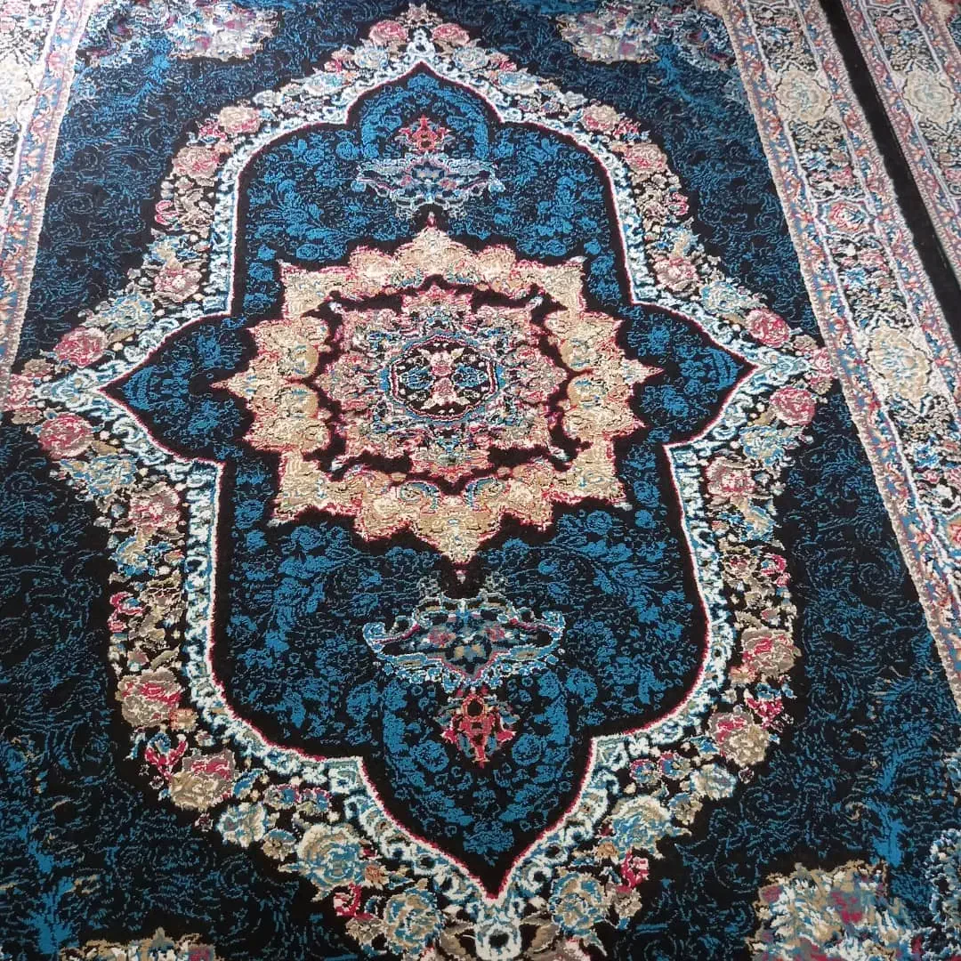 دو عدد فرش شیش متری|فرش|لولمان, |دیوار