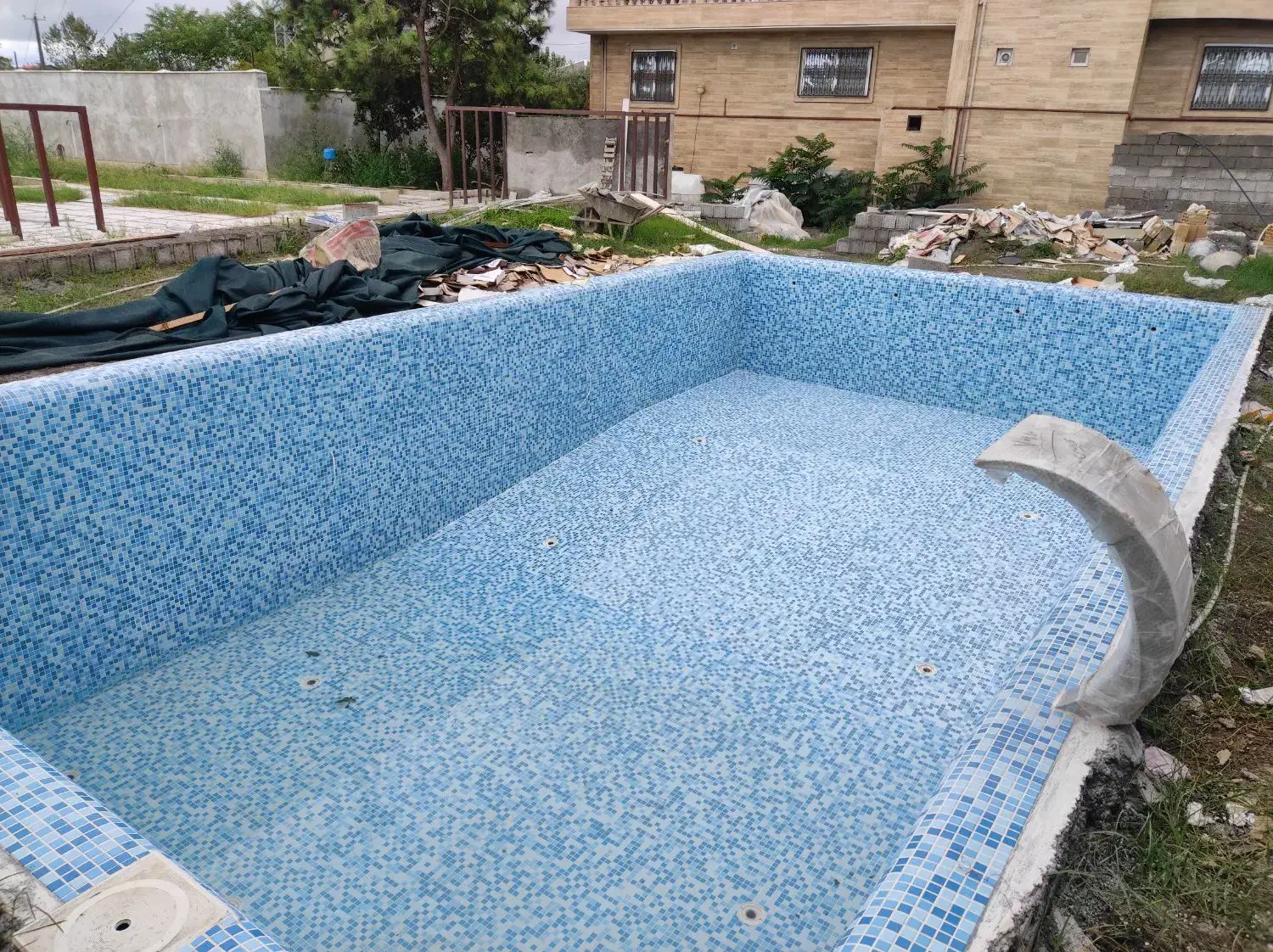 اجرای کاشی استخر تضمینی|خدمات پیشه و مهارت|تالش, هشتپر|دیوار