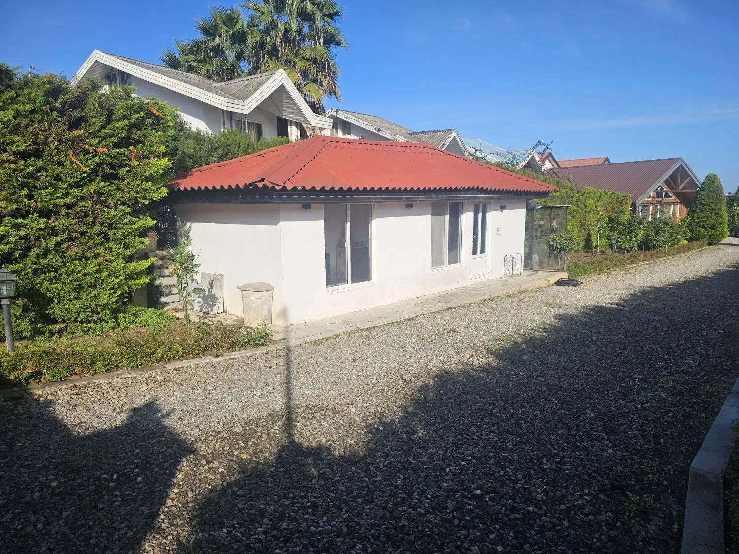 نیاز مند نیروی خدماتی|استخدام سرایداری و نظافت|رویان, |دیوار