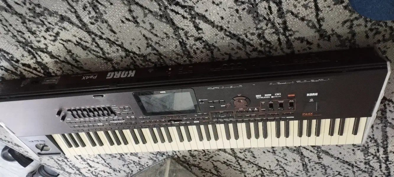 شش اکتاو.pa4|پیانو، کیبورد، آکاردئون|بروجرد, |دیوار