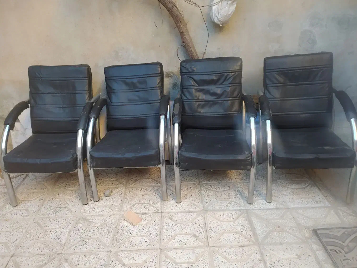 صندلی|صندلی و نیمکت|نیشابور, شهید بهشتی|دیوار