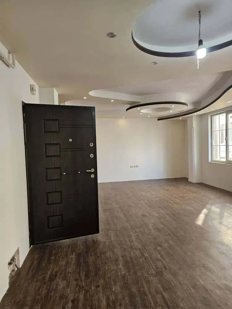 تک‌واحدی ۱۰۰ متری حزین،زیر قیمت به دلیل مهاجرت|فروش آپارتمان|لاهیجان, حزین|دیوار