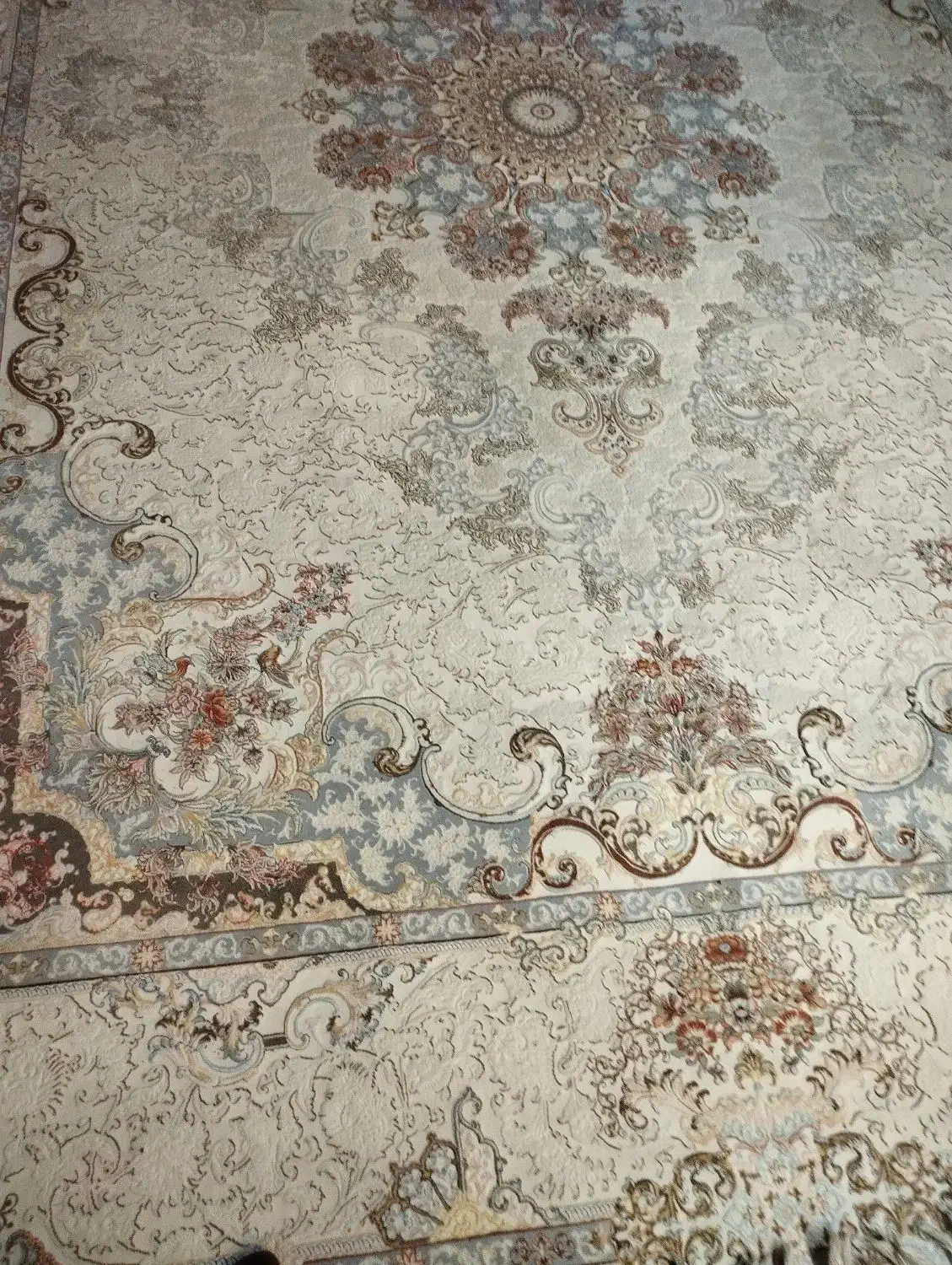 جفت ۹متری ۱۲۰۰شانه در حد نو فوری|فرش|مشهد, رضاشهر|دیوار