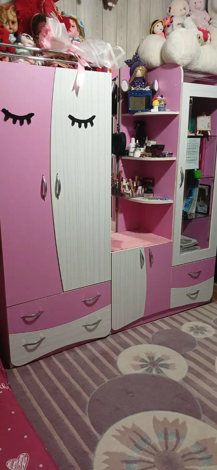 سرویس خواب نوجوانی با تشک تخت و رو تختی و فرش|تخت و سرویس خواب|اصفهان, ارداجی|دیوار