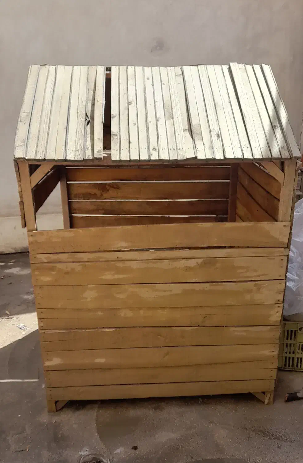 خانه بزرگ سگ|لوازم جانبی حیوانات|بجنورد, |دیوار