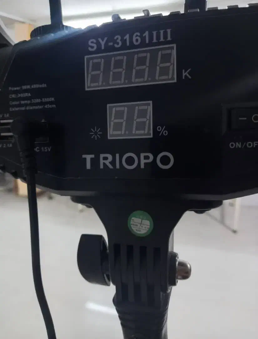 رینگ لایت|دوربین عکاسی و فیلم‌برداری|نور, |دیوار