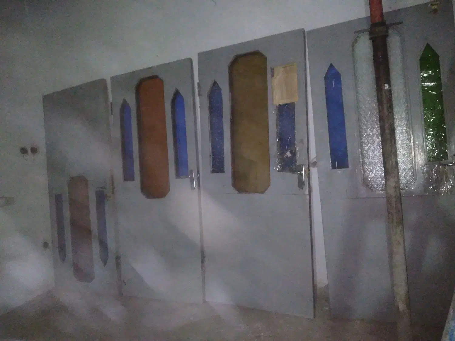 درب چوبی طرح قدیم|عمدهفروشی|رشت, دباغیان|دیوار