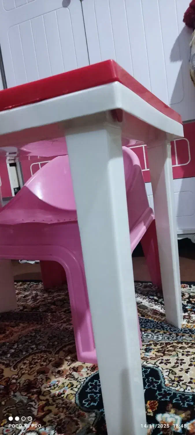 میزصندلی|تخت و صندلی بچه|مراغه, |دیوار