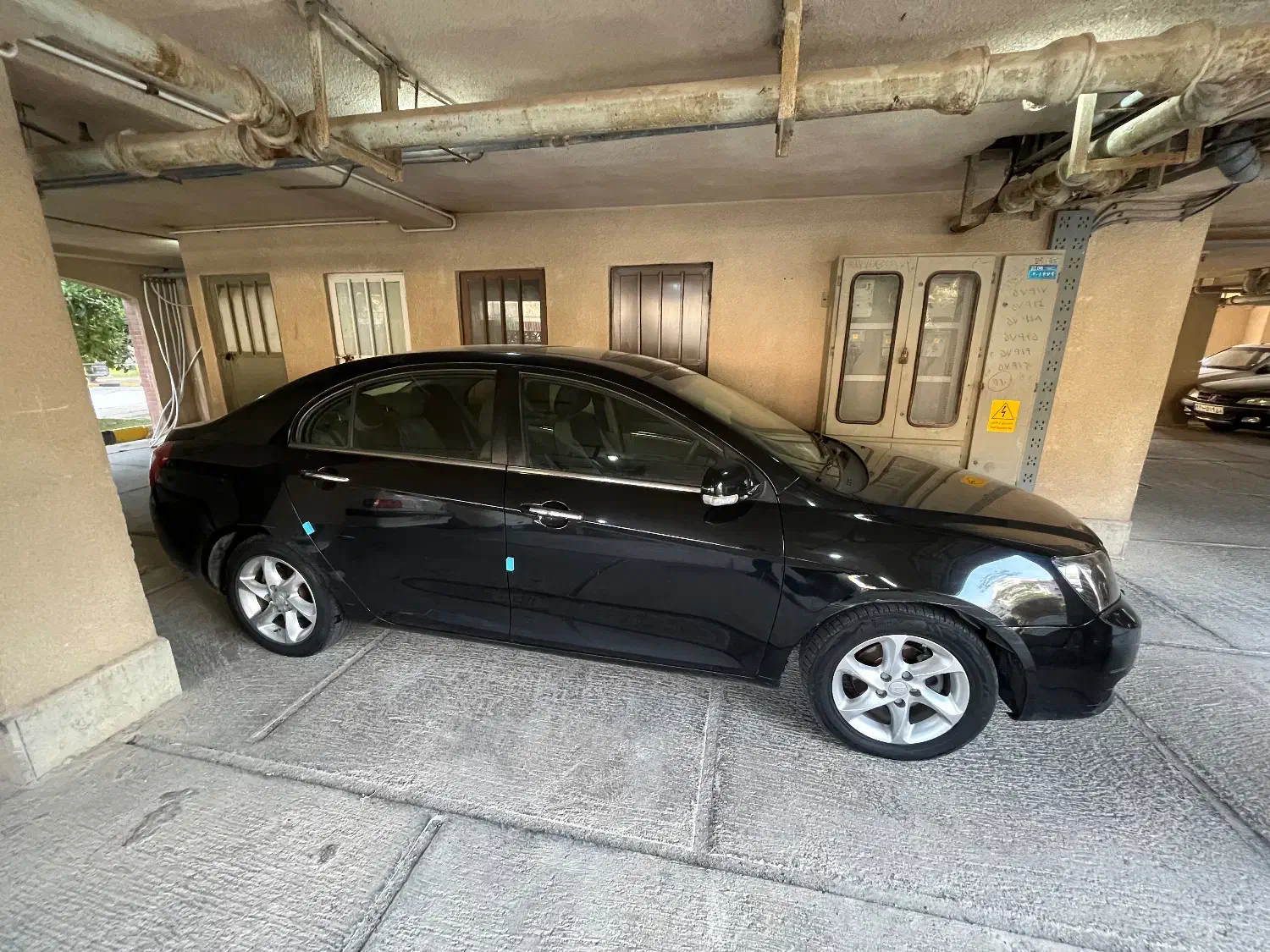 جیلی امگرند7  وارداتی مدل ۲۰۱۳|خودرو سواری و وانت|بوشهر, |دیوار