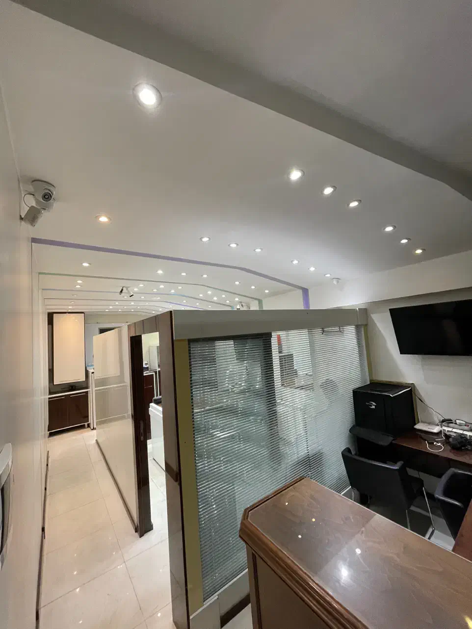 استخدام فروشنده آنلاین طلا خانم حقوق و پورسانت|استخدام بازاریابی و فروش|تهران, لاله زار|دیوار