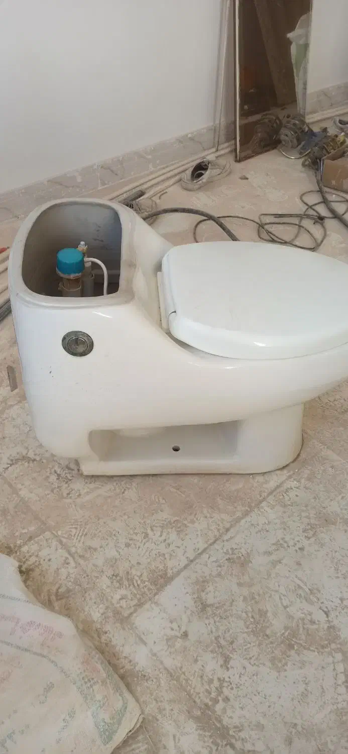 توالت فرنگی و میز تلوزیون|لوازم سرویس بهداشتی|نظرآباد, نظرآباد|دیوار