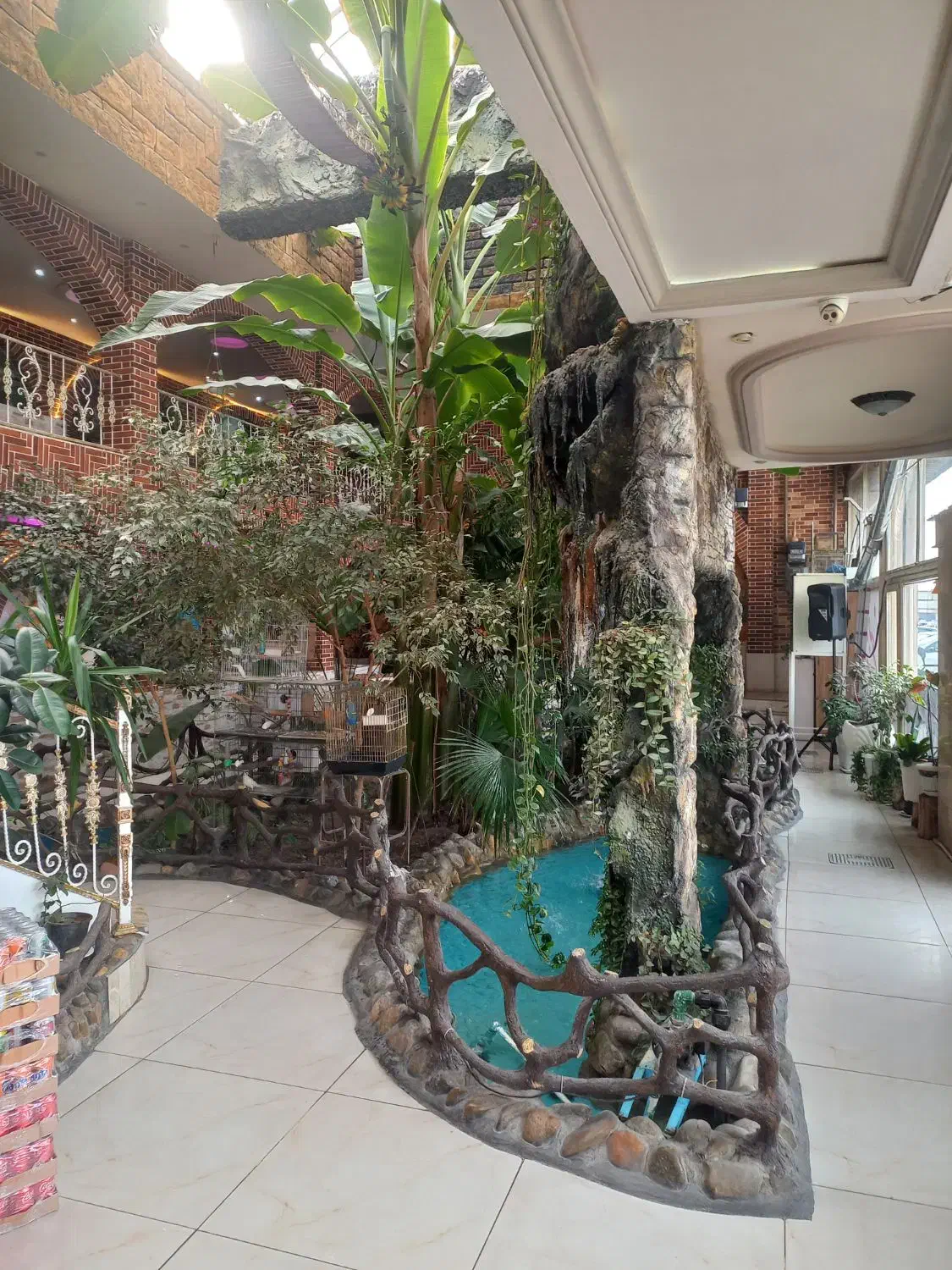 سالنکار وکارگر ساده|استخدام خدمات فروشگاه و رستوران|خسروشاه, |دیوار