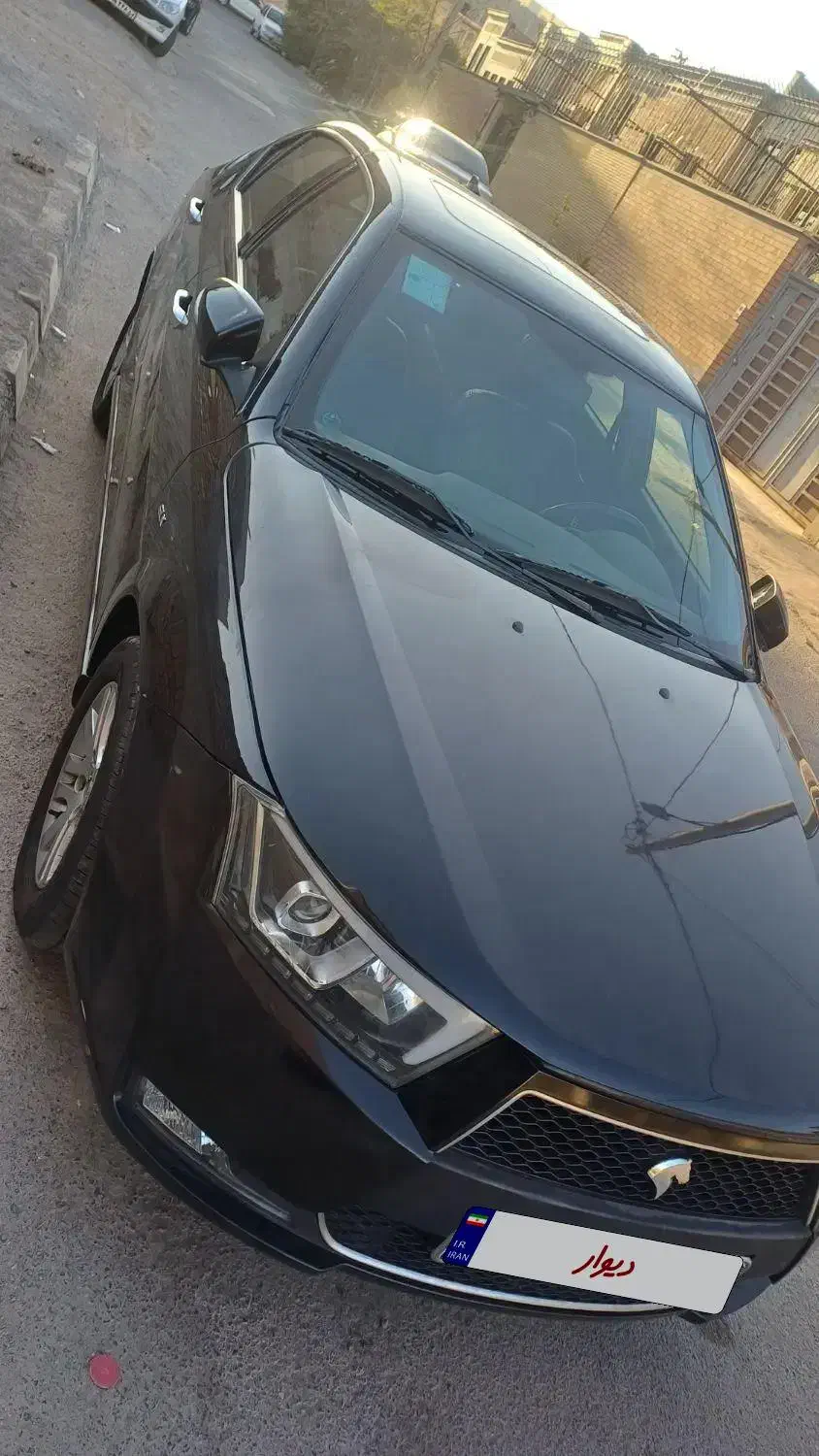 دنا پلاس مدل۹۷سانروف دار|خودرو سواری و وانت|کاشان, فاز ۲ ناجی آباد|دیوار