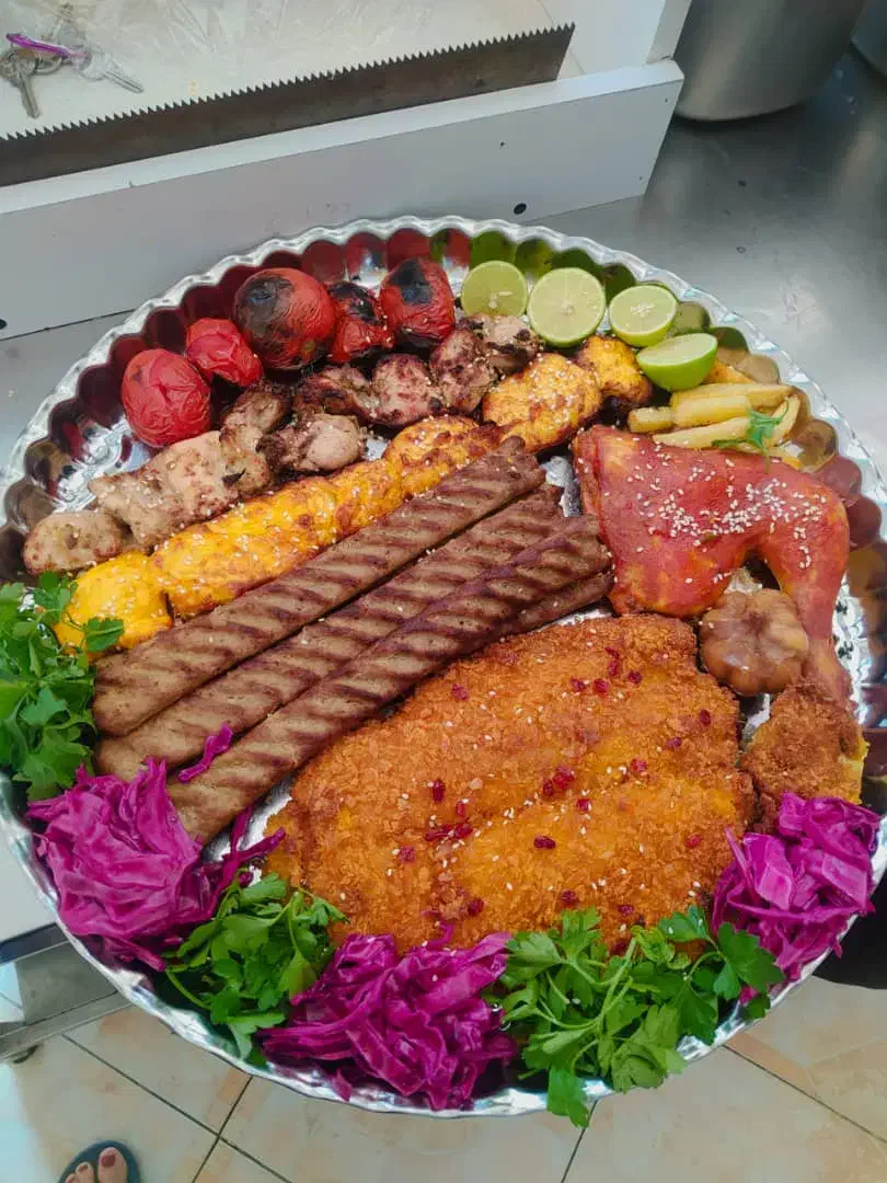 نیازمند نیرو جهت کار در کترینگ|استخدام خدمات فروشگاه و رستوران|برخوار, |دیوار