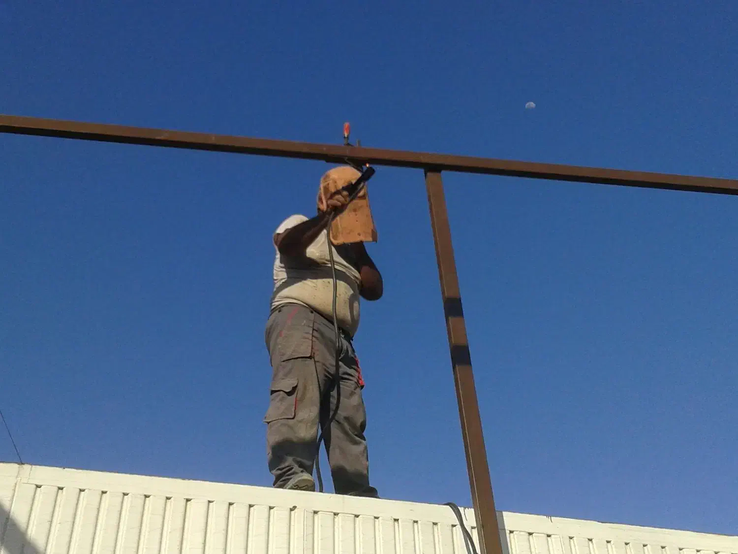 جوشکاری لوله کشی برق کشی هرس درخت|خدمات پیشه و مهارت|بوشهر, |دیوار