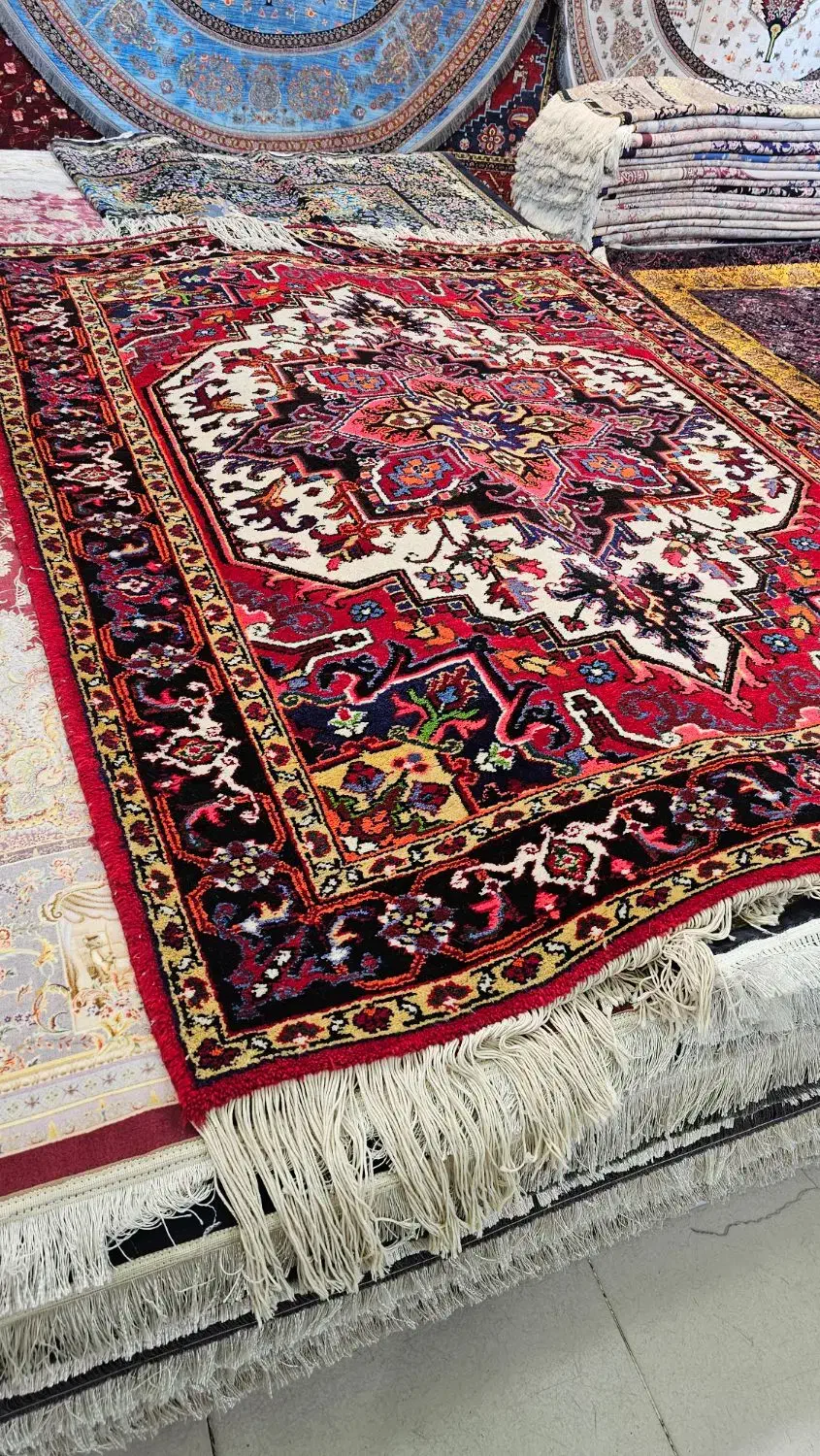 فرش دستبافت هریس لاکی|فرش|تبریز, |دیوار