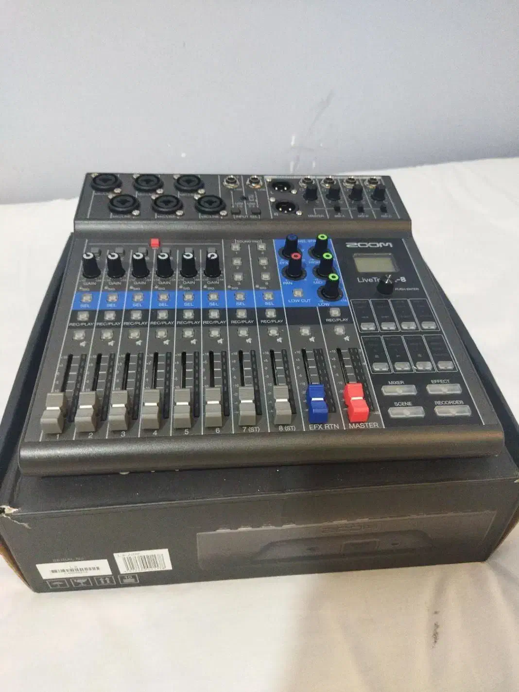 میکسر رکورد دیجیتال  zoom Livetrack L8|صوتی و تصویری|شیراز, شهرک فرهنگیان|دیوار