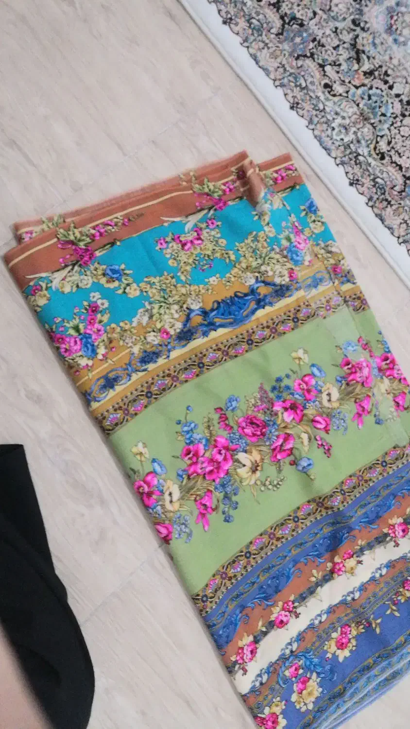 دو عدد پشتند اصل در حد نو به فروش می رسد|فرش|بوکان, |دیوار