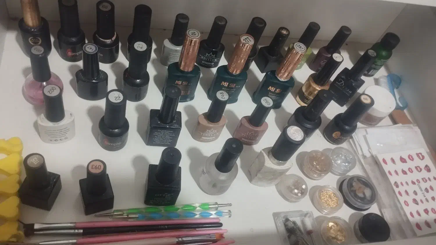 وسایل کاشت ناخن|آرایشگاه و سالن‌های زیبایی|کرمانشاه, |دیوار