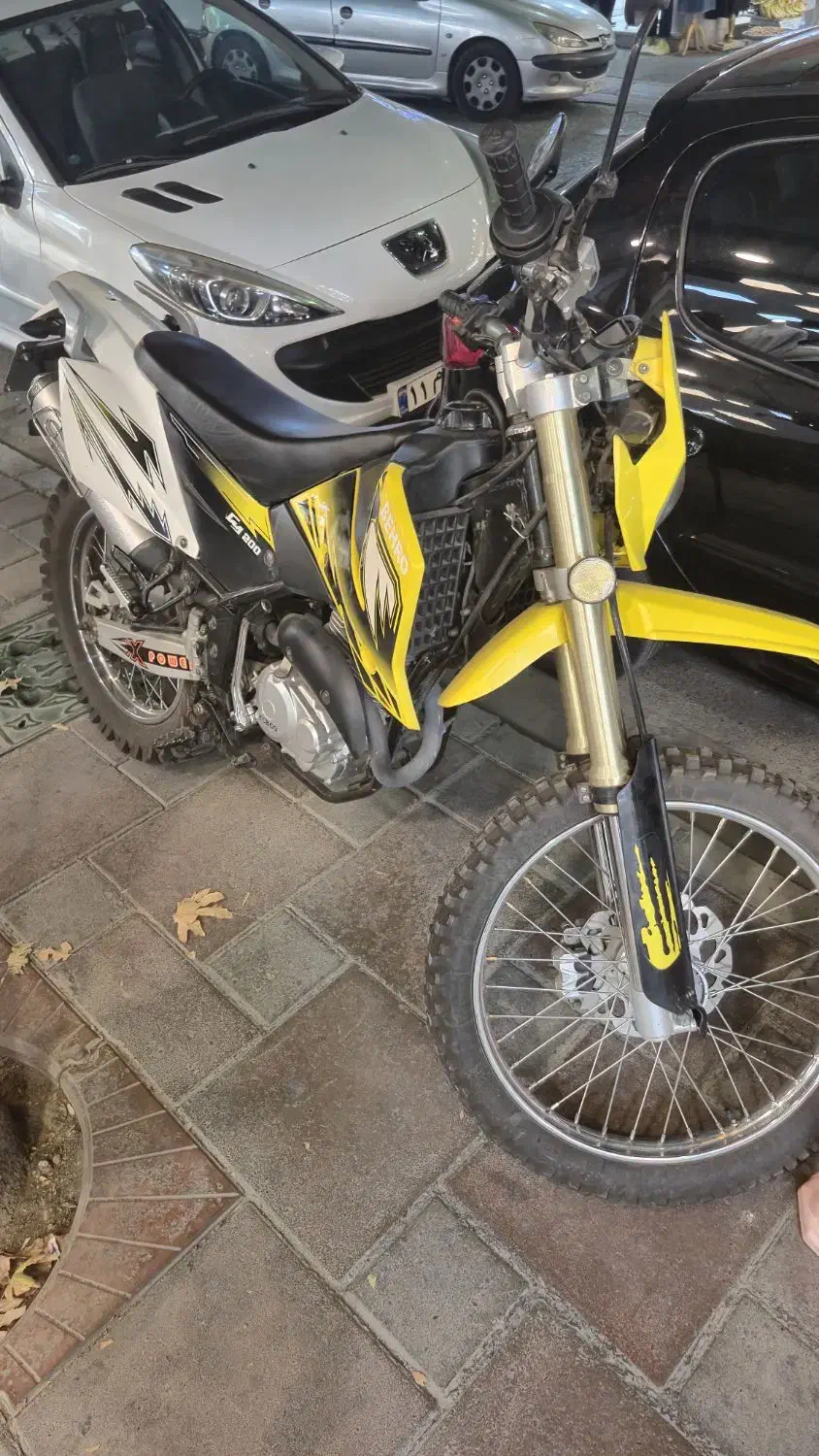 تریل ۲۰۰|موتورسیکلت|کرج, اصفهانی‌ها|دیوار