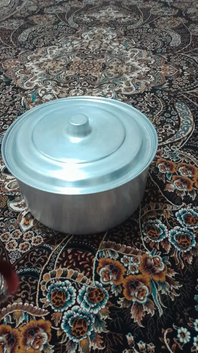 قابلمه|ظروف پختوپز|خنج, |دیوار