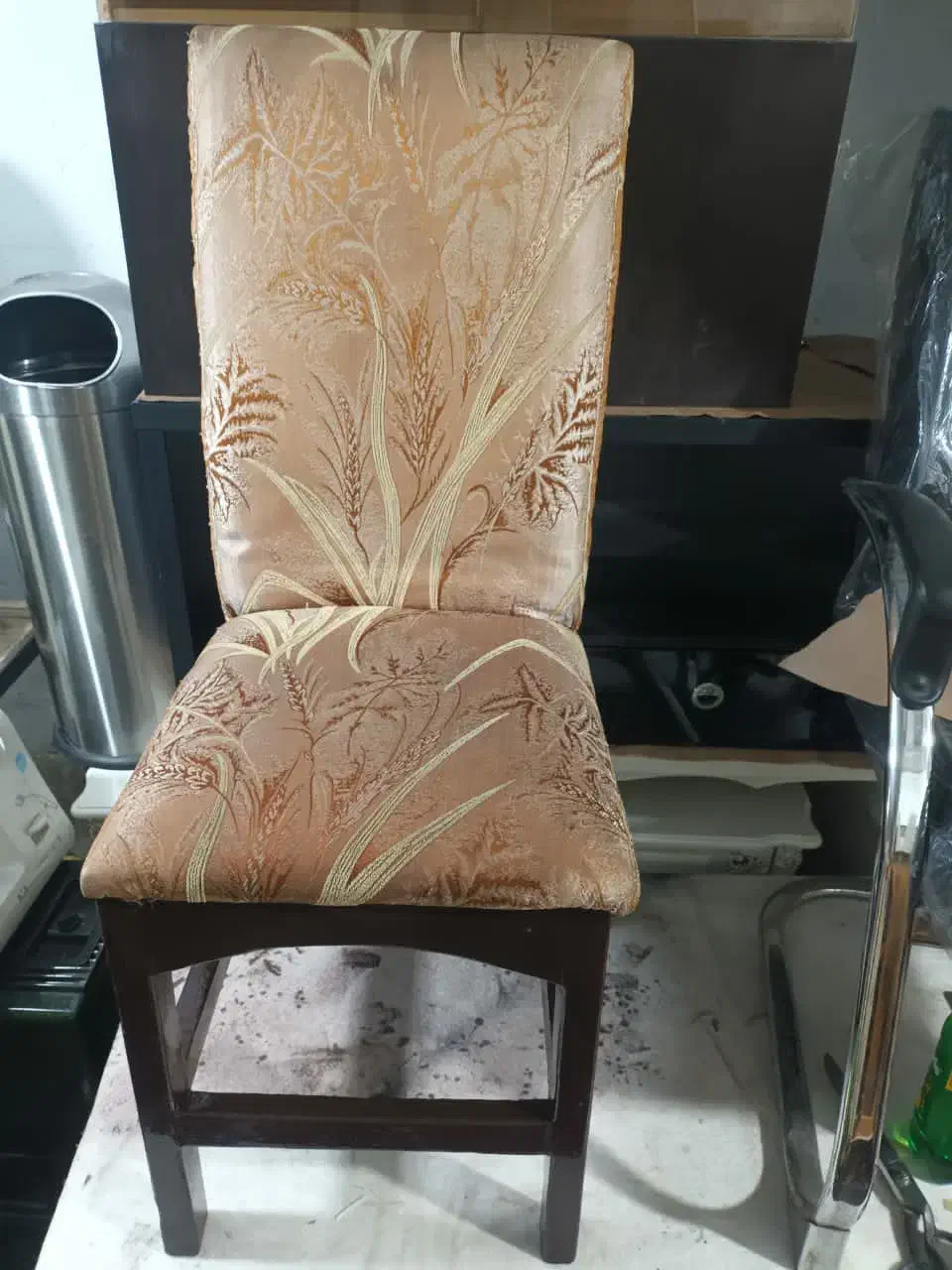 صندلی پشت بلند|صندلی و نیمکت|ساری, |دیوار