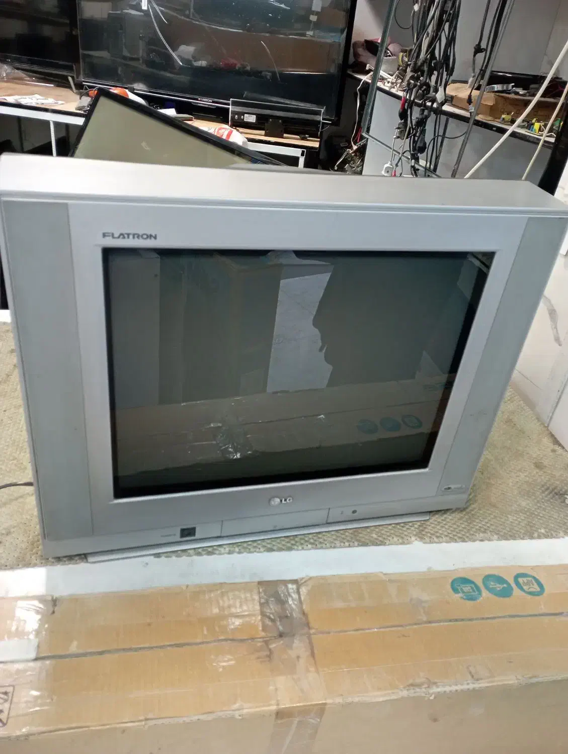 تلویزیون|تلویزیون و پروژکتور|زنجان, |دیوار