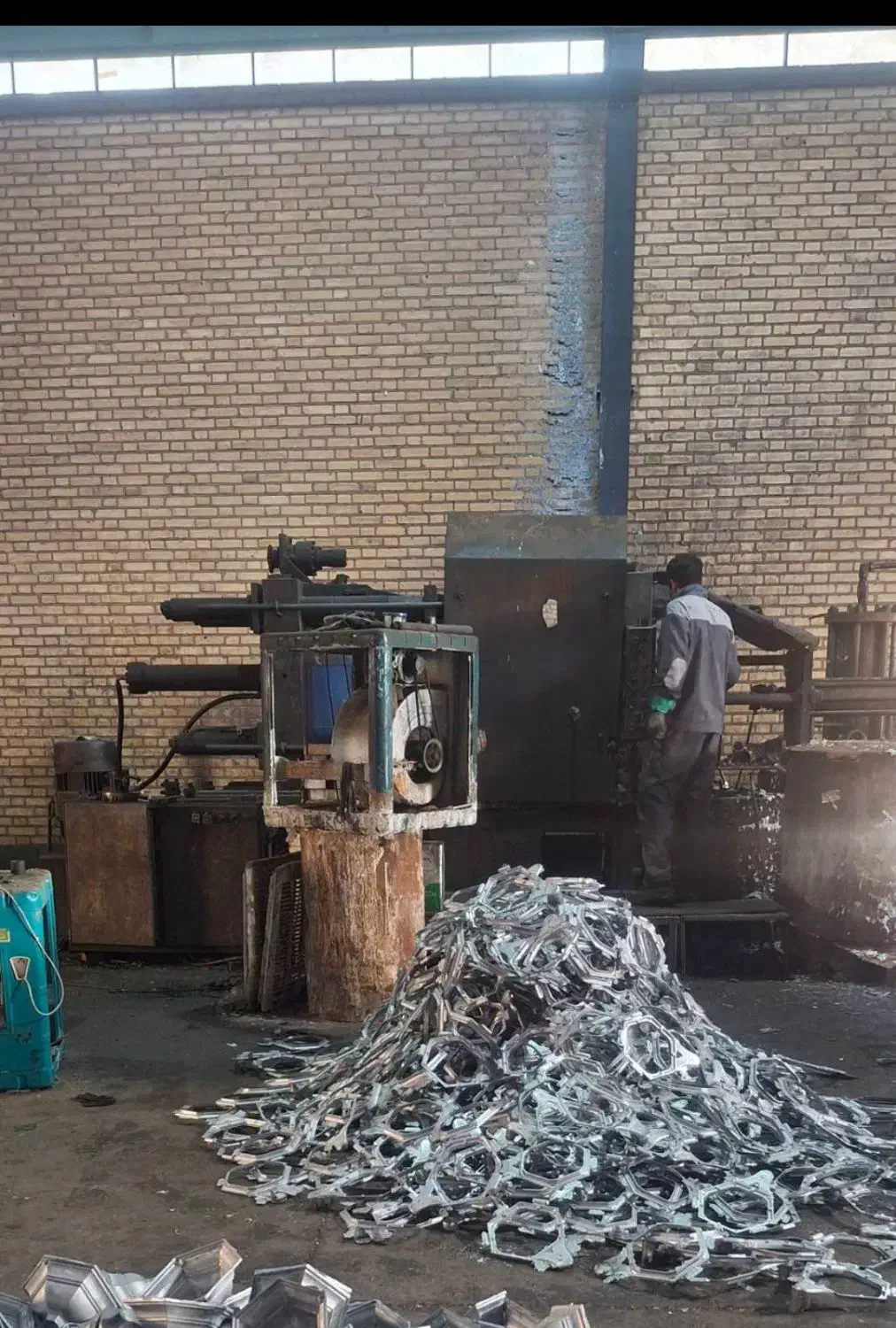 نیازمند نیروی کار برای ریختگری|استخدام صنعتی، فنی، مهندسی|ایوانکی, |دیوار