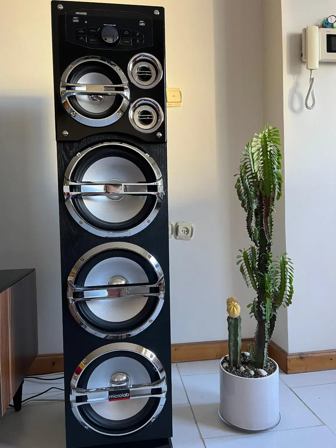 باند و اسپیکر میکرولب (Microlab)|سیستم صوتی خانگی|بابلسر, |دیوار