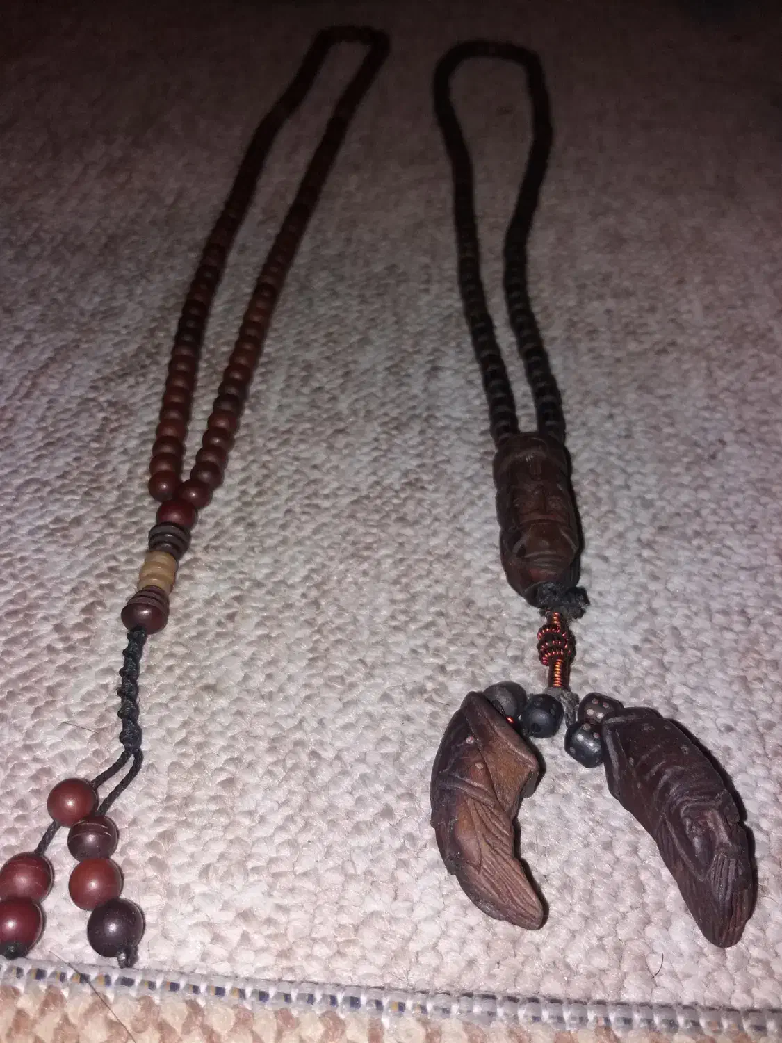 تسبیح سرخه دار مسکوب و هسته خرما|کلکسیون اشیاء عتیقه|گرگان, |دیوار