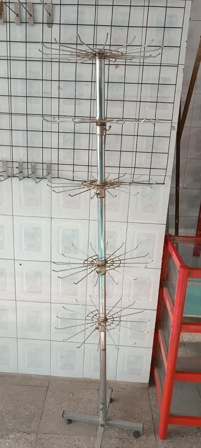 واگذاری و فروش ویترین و دکور و قفسه|فروشگاه و مغازه|یزد, |دیوار