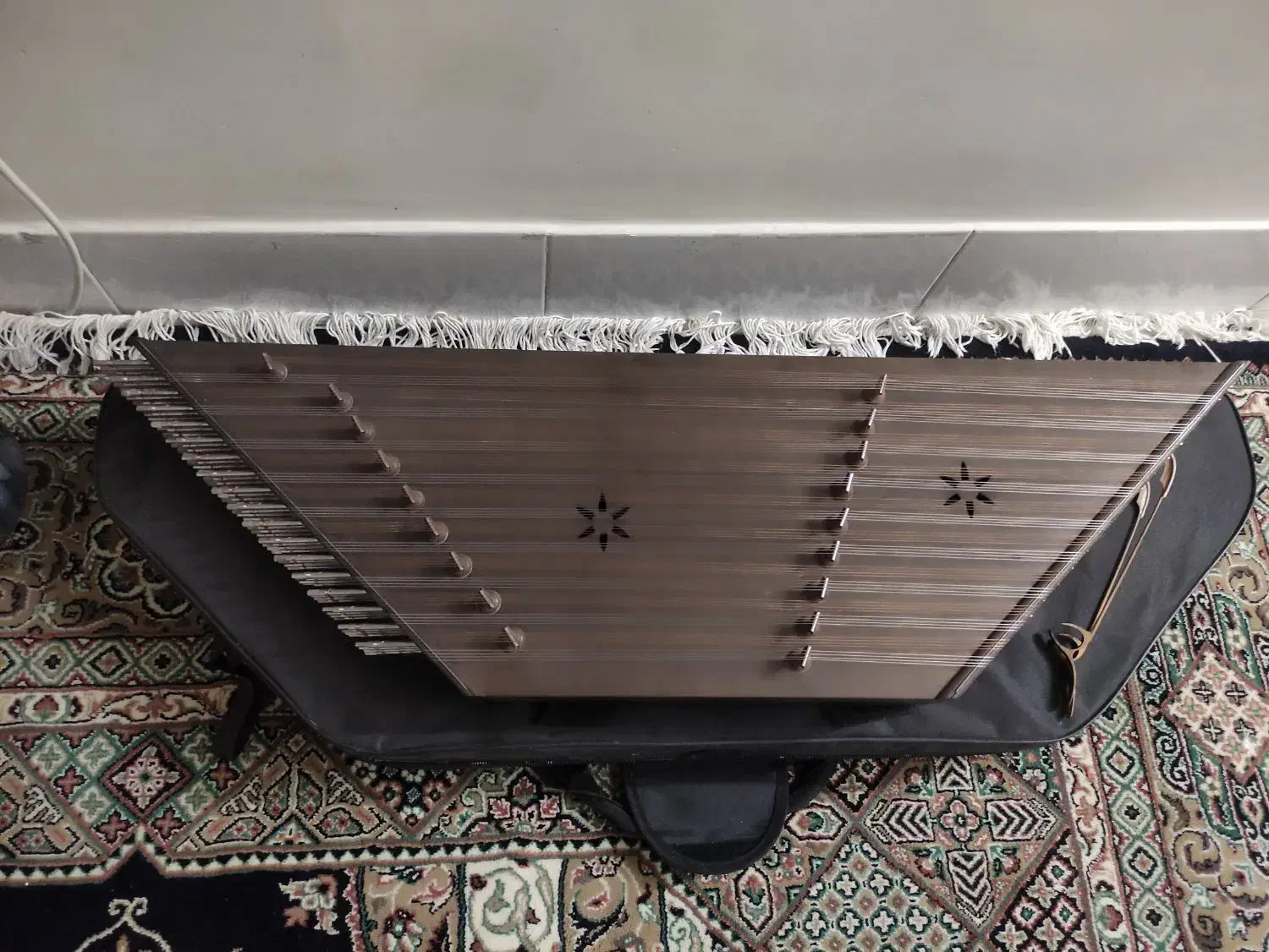 سنتور و تنبک|سازهای سنتی|گلپایگان, |دیوار