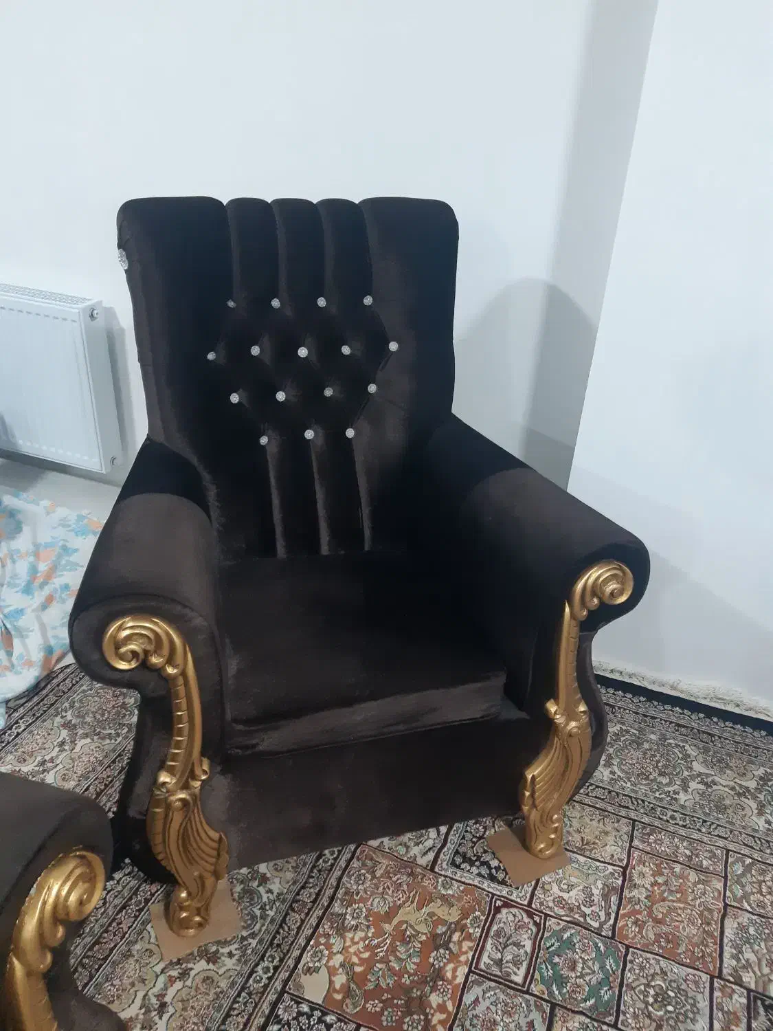 یک دست مبل در حد نو|مبلمان خانگی و میز عسلی|بروجن, |دیوار