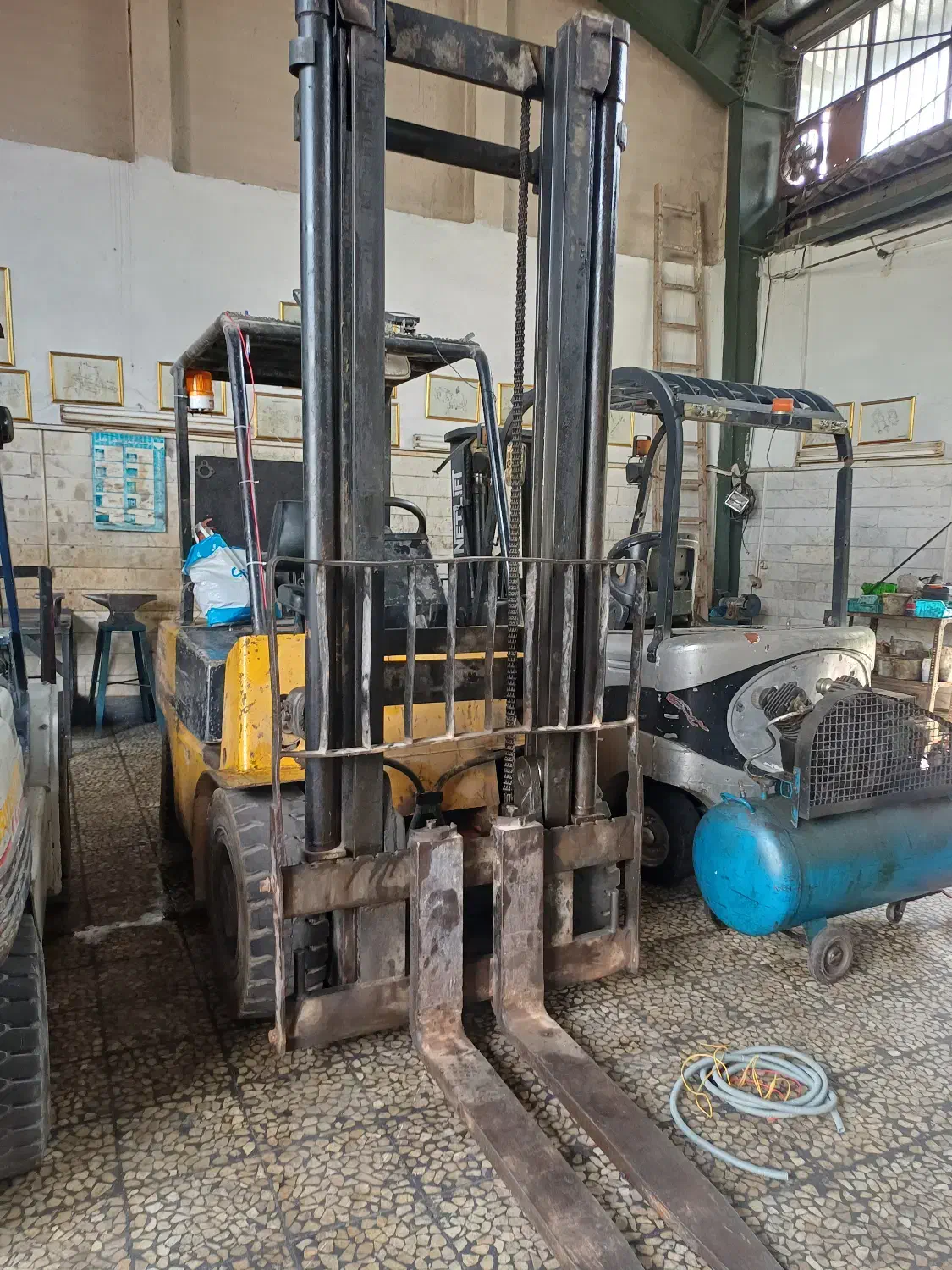 اجاره ماهانه لیفتراک ۳ تن دیزلی سهند|ماشین‌آلات صنعتی|رشت, کوی جام جم|دیوار