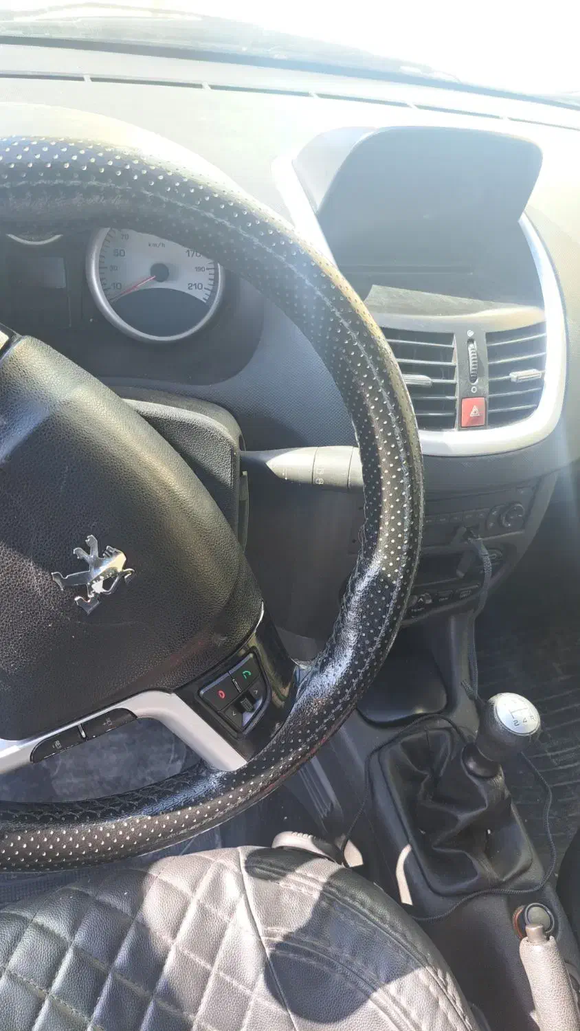 ۲۰۷ مدل اخر ۱۴۰۲|خودرو سواری و وانت|یزد, |دیوار