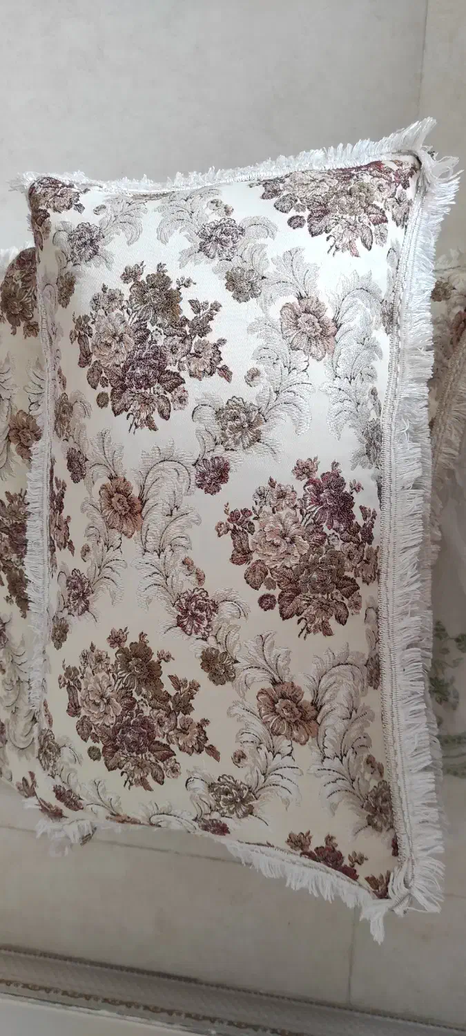 روبالشتی|رختخواب، بالش، پتو|نورآباد, |دیوار