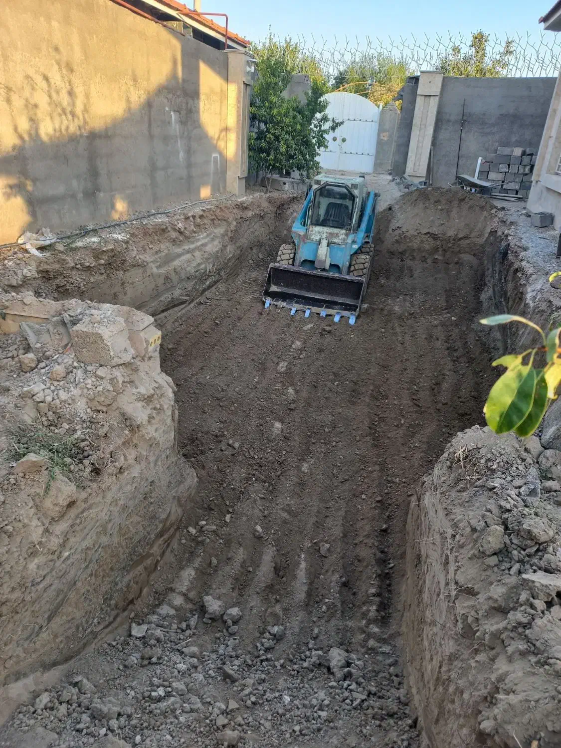 شن وماسه خاورکمپرسی خاکبرداری مینی لودرتوماس بابکت|خدمات حمل و نقل|مشهد, وکیلآباد|دیوار