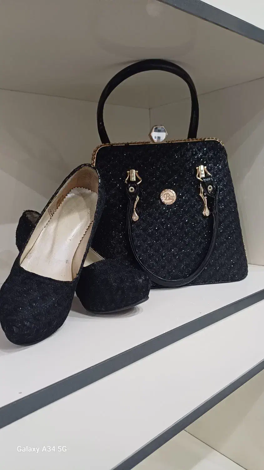 کیف وکفش ست|کیف، کفش، کمربند|رباط‌کریم, رباط‌کریم|دیوار