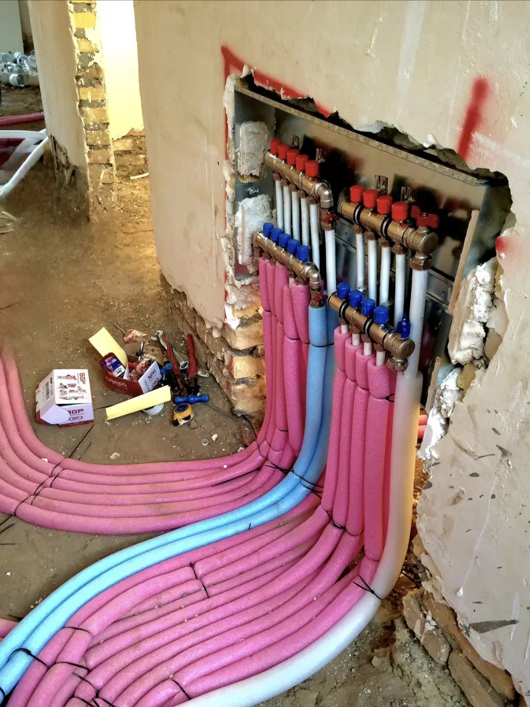 لوله کش. لوله کشی|خدمات پیشه و مهارت|قیدار, |دیوار