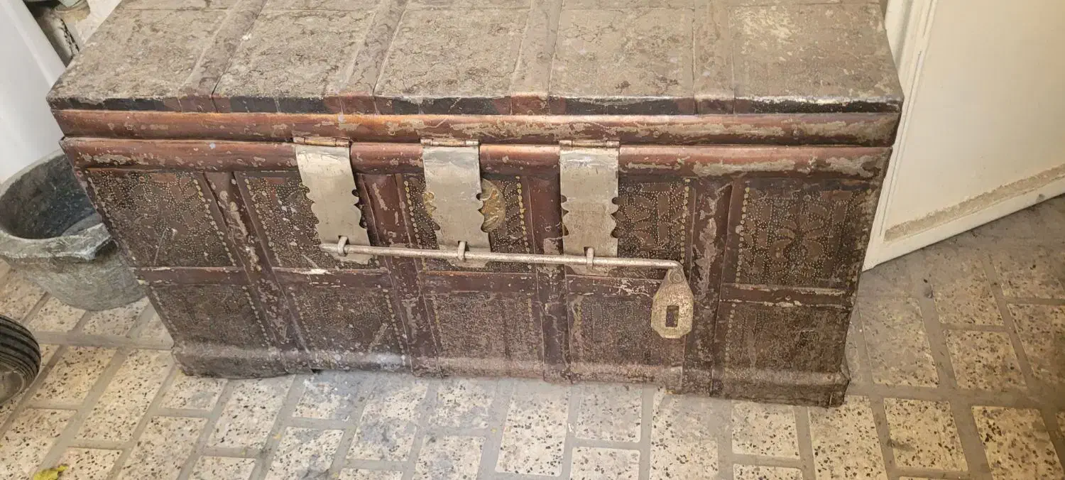 صندوقچه قدیمی تمیز|کلکسیون اشیاء عتیقه|مشهد, عبادی|دیوار