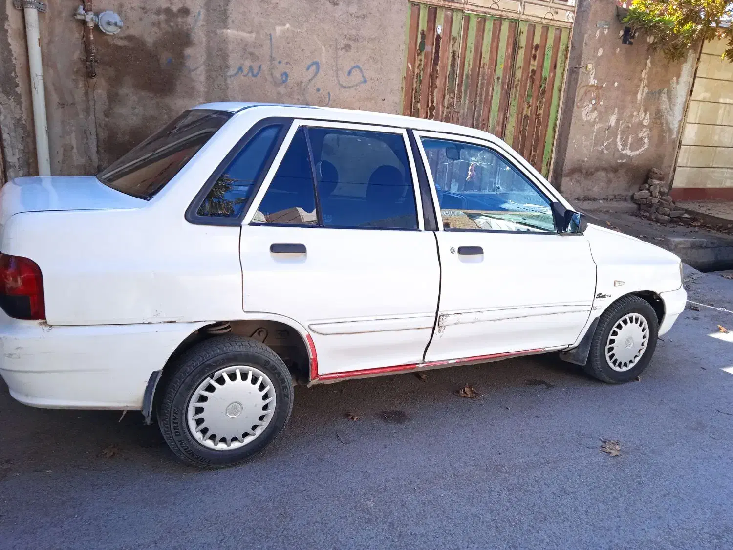 پراید۱۳۲ معاوضه با وانت بار|خودرو سواری و وانت|خرمآباد, |دیوار